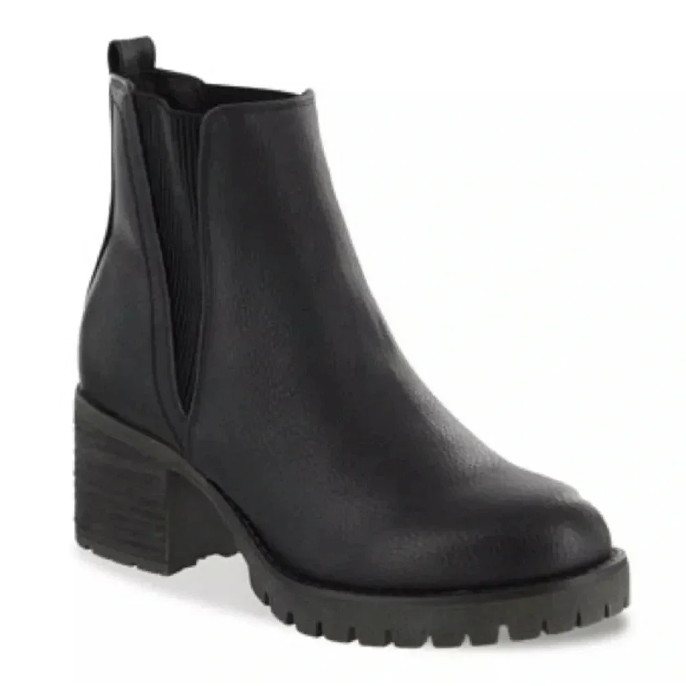 Mia Jody Chelsea Boot, Black, Women’s Heeled Leather Booties, Size 9M